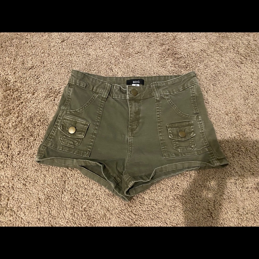 BDG urban outfitters green shorts size 26